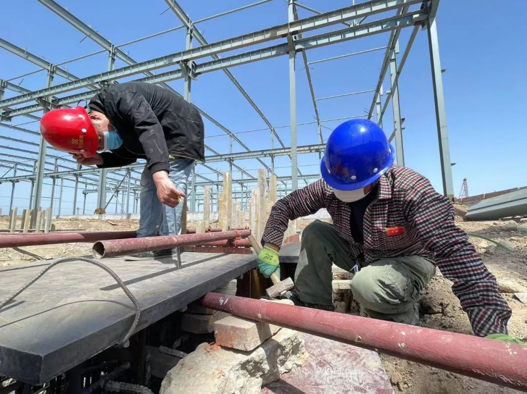 金属微孔新材料及钛锆管材生产线项目：复工干劲足全力赶进度